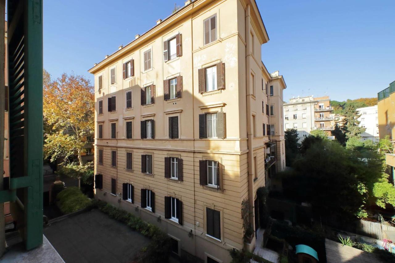 Dandolo In Trastevere By Halldis Rome Luaran gambar